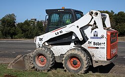 Skid steer loader
